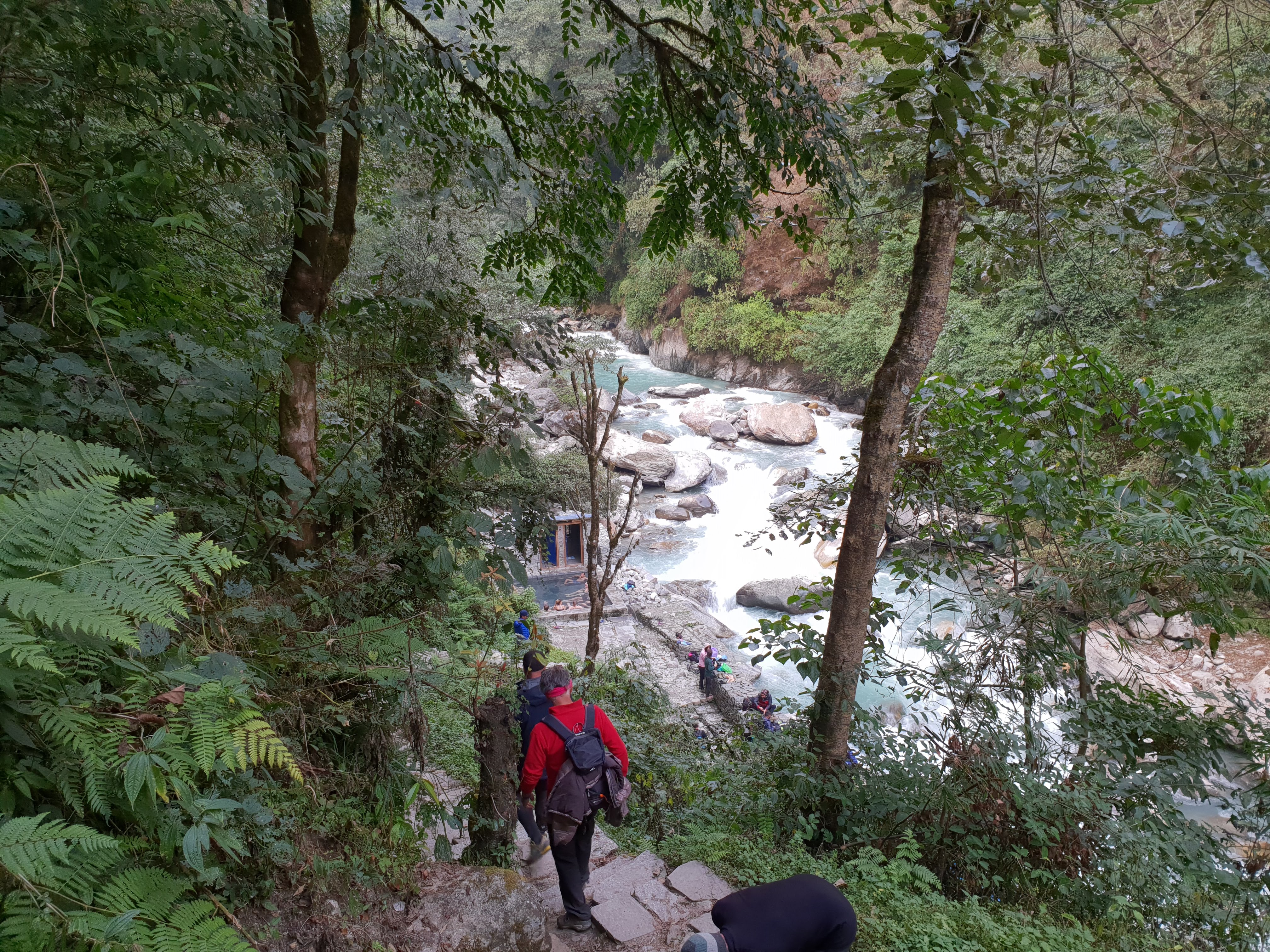 The walk down to the hot springs.